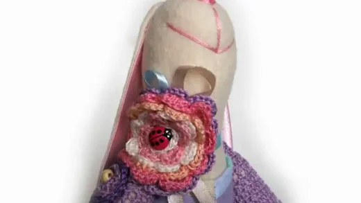 Вязаный цветок