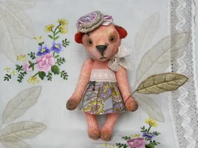 Розовая мишка тедди