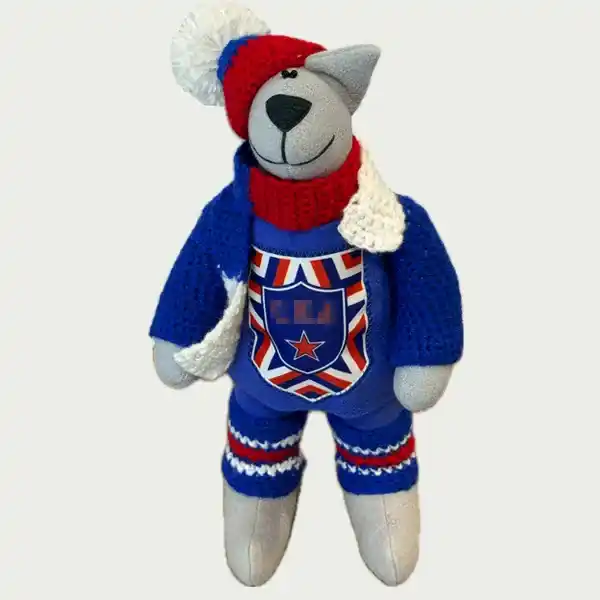 Кот Тильда "Хоккеист СКА" в шапочке