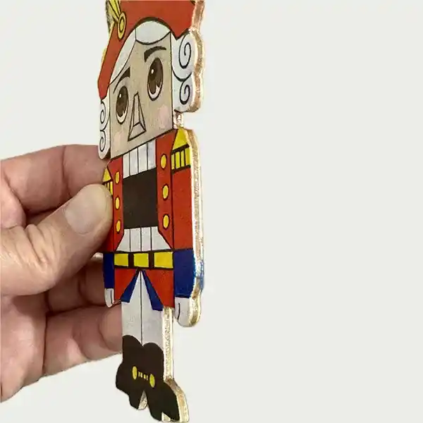 Щелкунчик (вид сбоку)